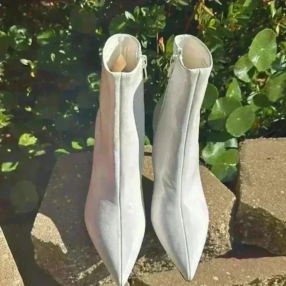 Jeffrey Campbell women’s daring vegan pointed toe booties size 5.5